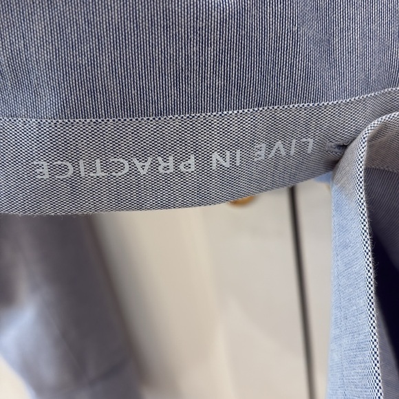 Lululemon Commission Button Down Shirt W/Zippered Pocket—Like New—Casual—M - Picture 11 of 12